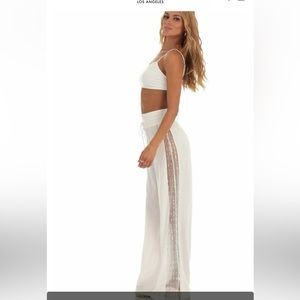 New only tried on I’m too short for the pants 😭